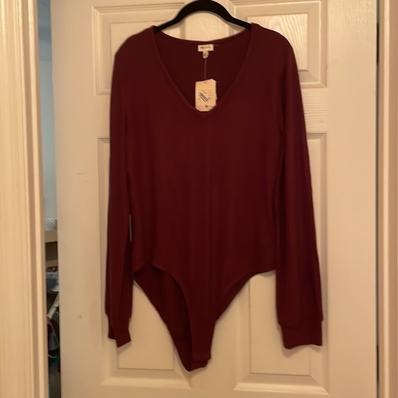 2 “Selfie” bodysuits in medium - one in cocoa rose & the other in wineberry! - Picture 3 of 6